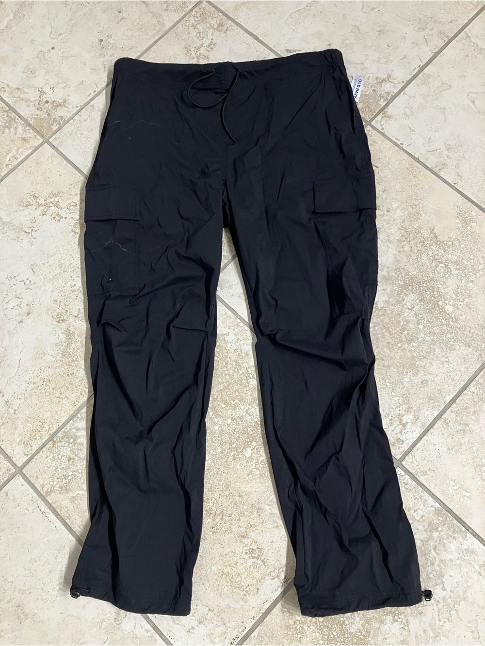 Old Navy Black Men's Cargo Joggers with Drawstring - Picture 1 of 3